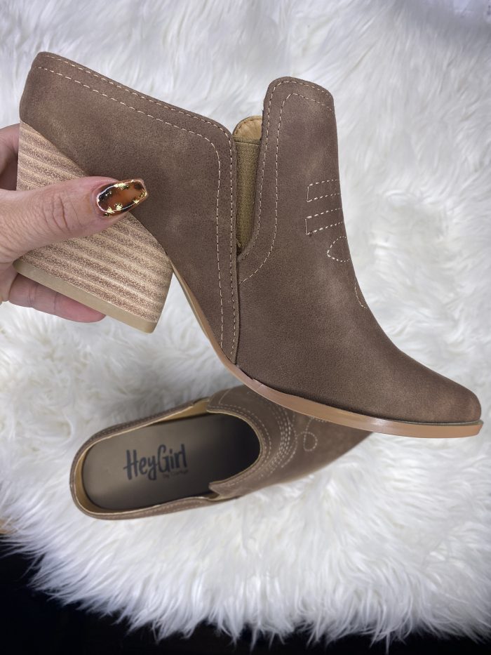 Corkys Toe Tapper Mule - Image 5