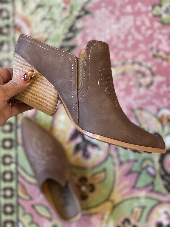Corkys Toe Tapper Mule - Image 4