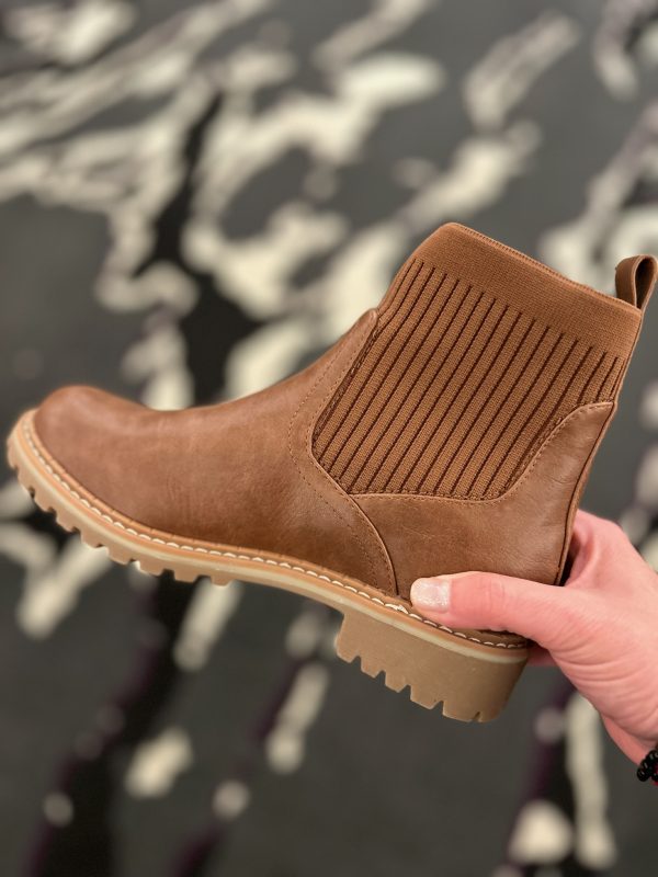 cabin fever lugg brown corkys boots