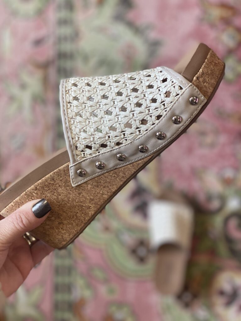 Corkys White Vacation